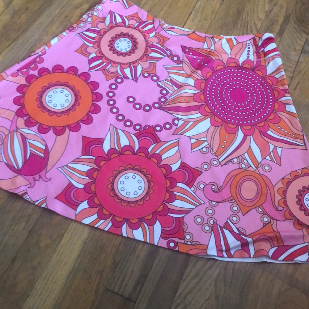 Lightweight colorful skirt excellent condition